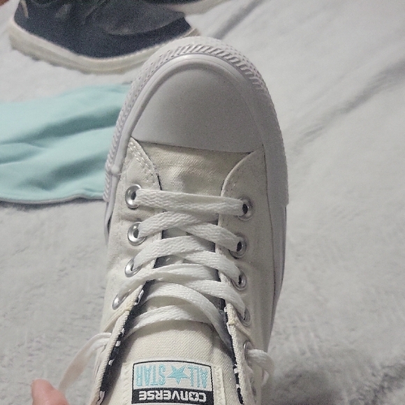 Converse Womens White Sneakers - Picture 3 of 11